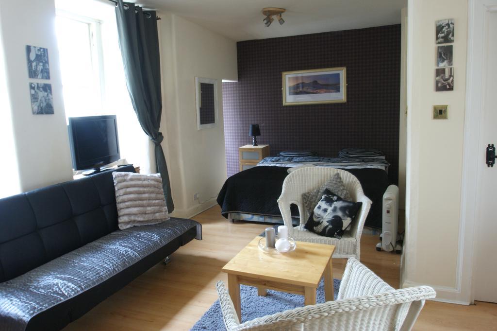 Royal Mile Group Apartments إدنبرة الغرفة الصورة